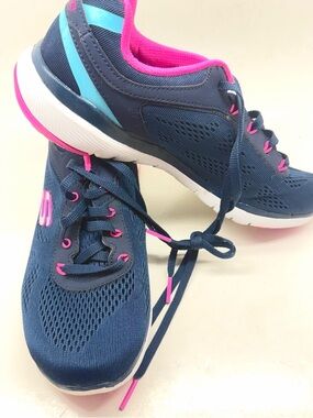 Women’s sketchers Navy Running Sneakers with Pink Accents size 7